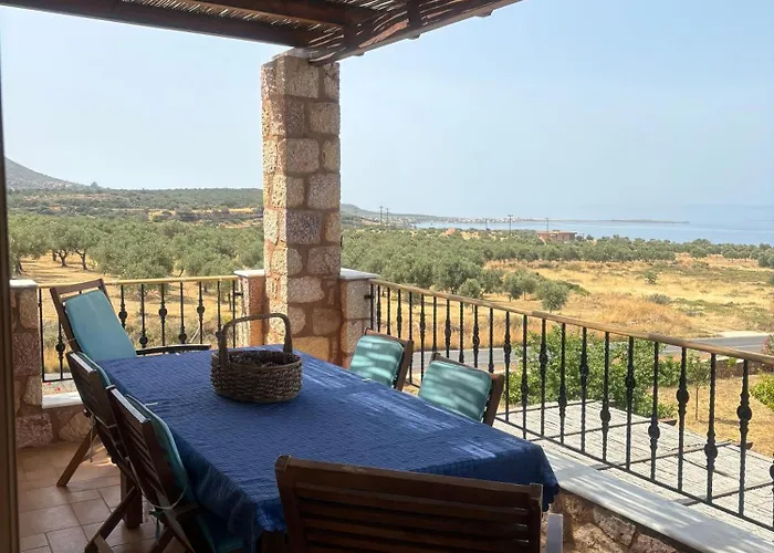 “villa Othon-leni” Villa *