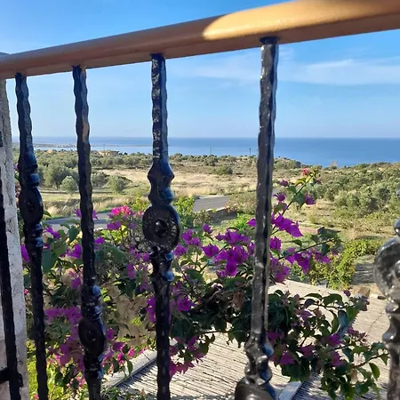Villa “villa Othon-leni” *